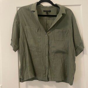 Banana Republic Button Up Blouse Short Sleeve Size Small